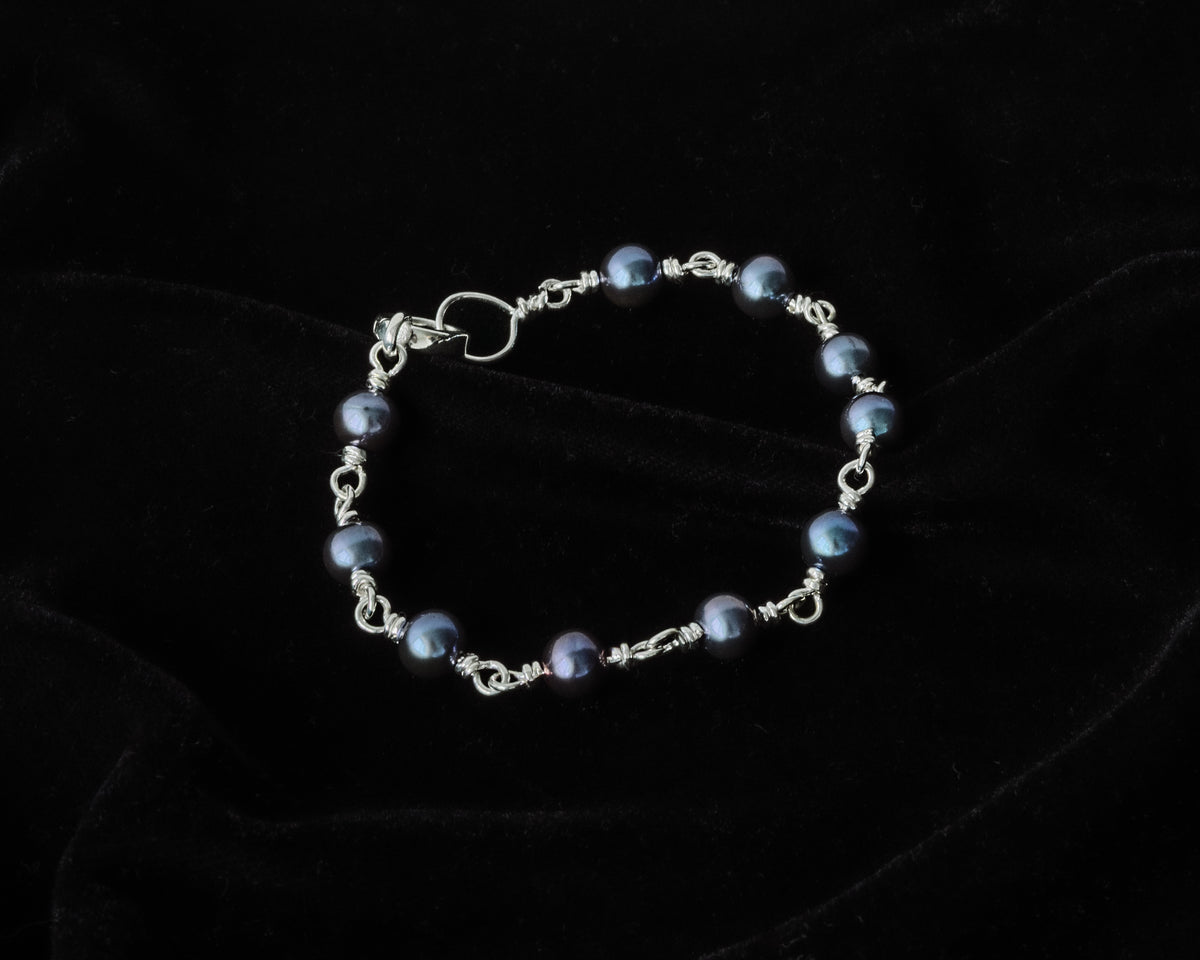 Pearly blues bracelet